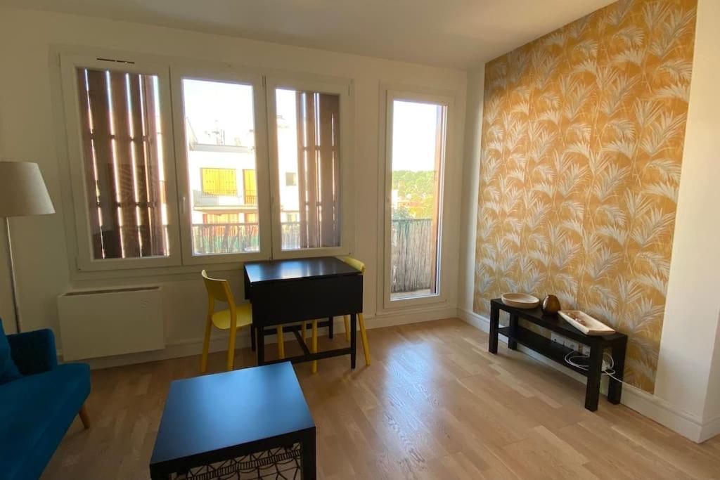 Beau Studio Cosy Et Calme - Face A La Gare De Rosny-Sous-Bois - 20Mn De Paris Et Disneyland Exterior photo